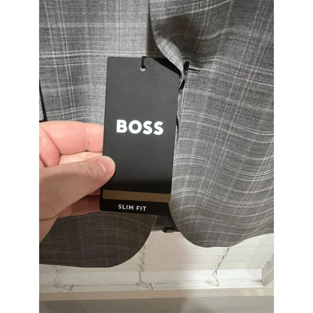 Hugo Boss‎ Italian Wool Gray 2-Piece Suit - NWT Size 46R MSRP $795